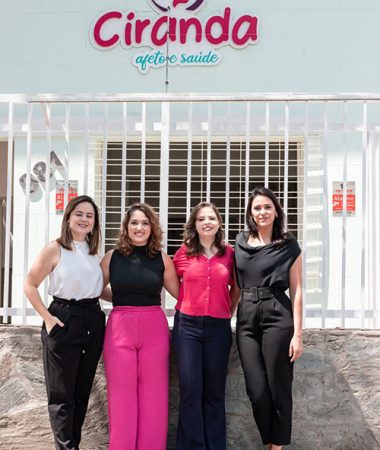 Equipe de mulheres da Clínica Ciranda